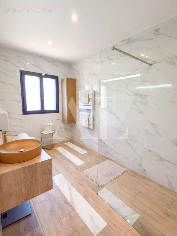 Maison à VALLAURIS
