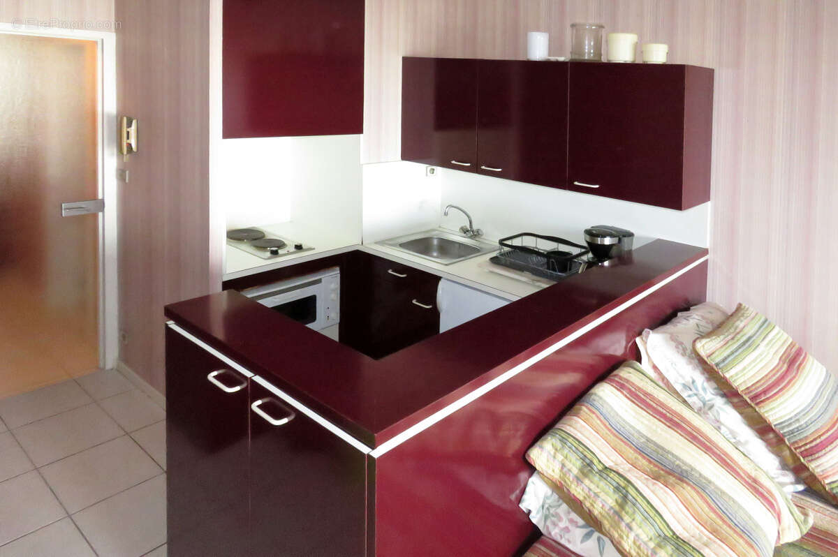 LA CHAUME - Studio 25 m2 Face Mer avec terrasse et cave - photo 4