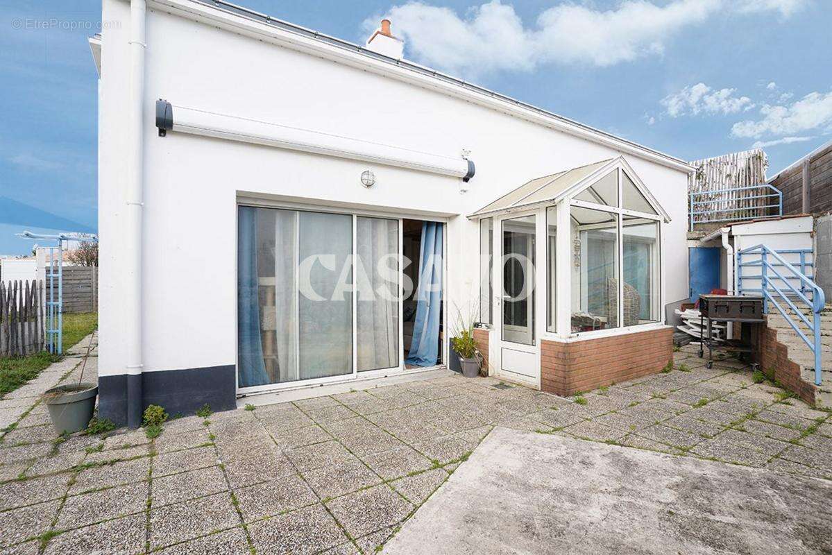 Vente Maison 7 pièces de 165m² - 85630 Barbâtre - photo 4