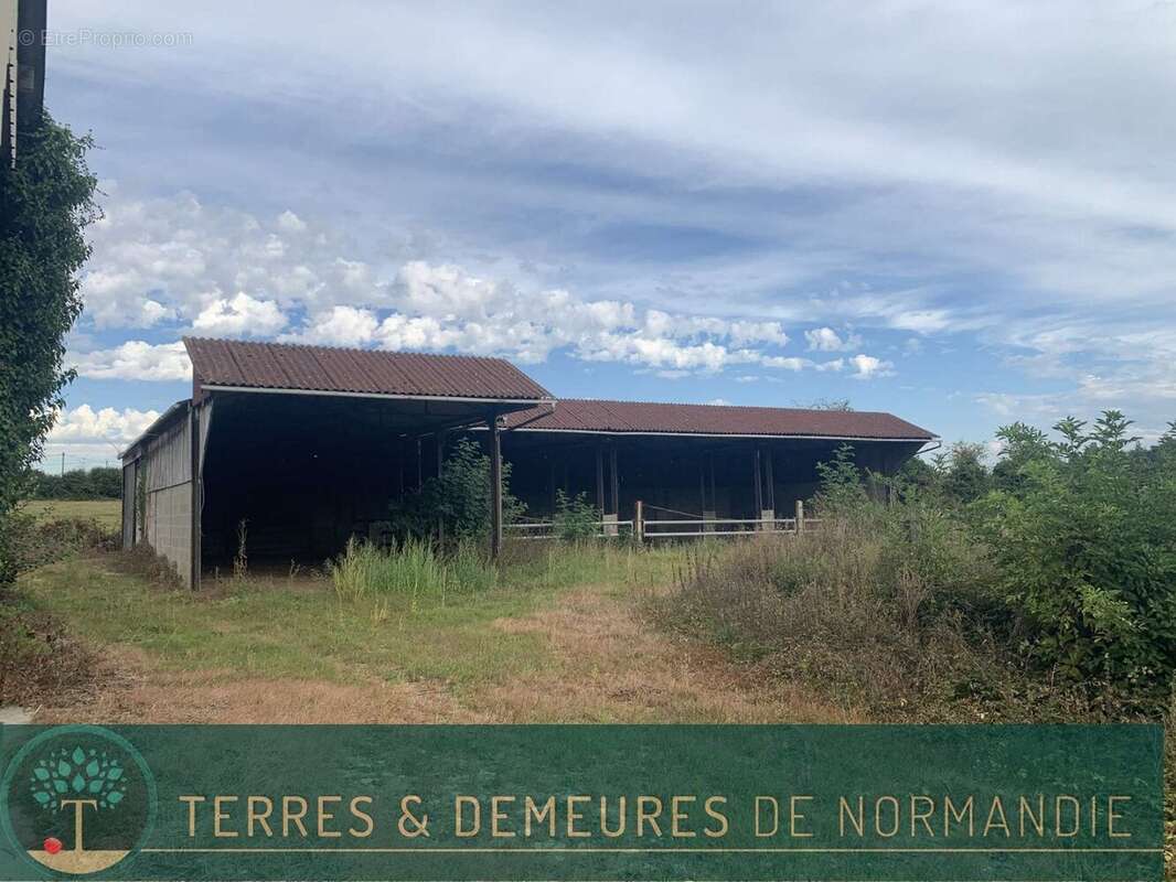 Maison à SAINT-PIERRE-SUR-DIVES