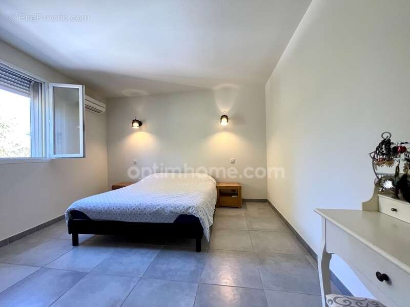 Maison contemporaine avec appartement indépendant et garage - Aigues-Mortes - photo 10