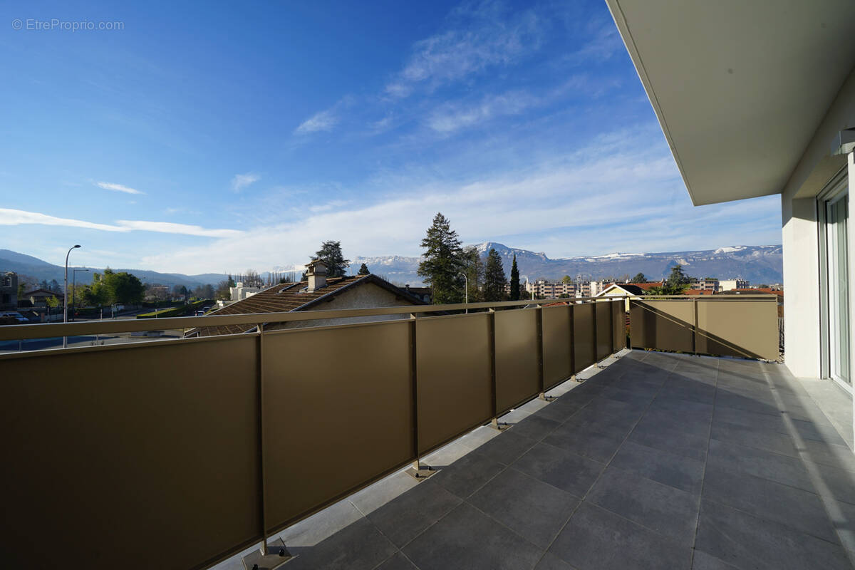 Appartement à SAINT-MARTIN-D'HERES