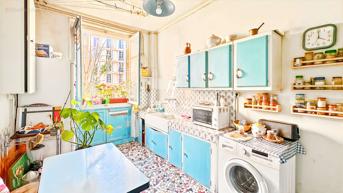 Appartement à PARIS-17E