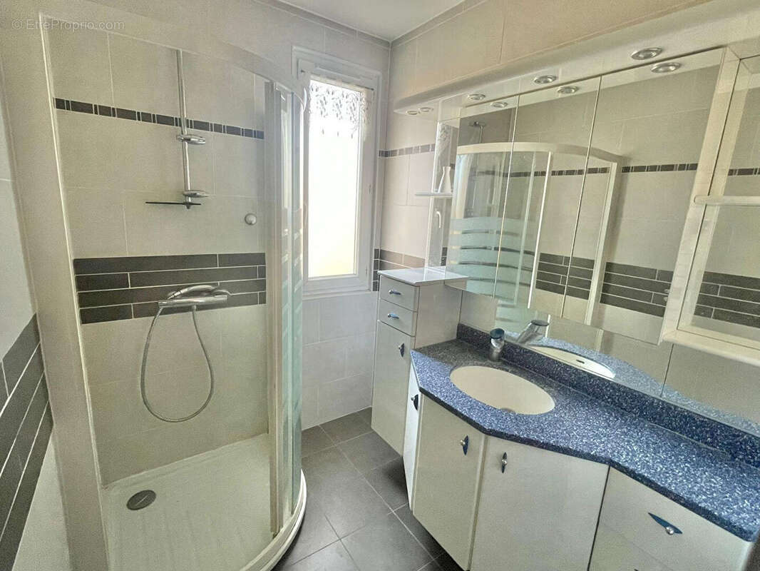 Appartement à BOURGOIN-JALLIEU