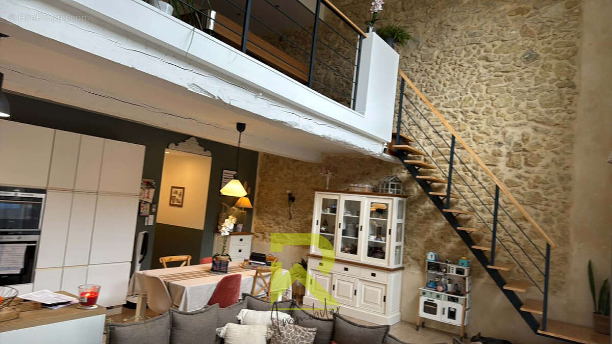 Maison à MOUSSAN
