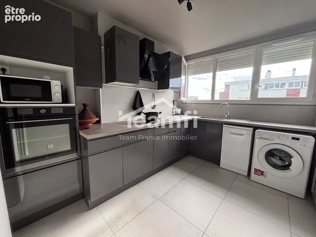 Appartement 4 pièces 75 m² à vendre à Fleury-Les-Aubrais (45400) - photo 8
