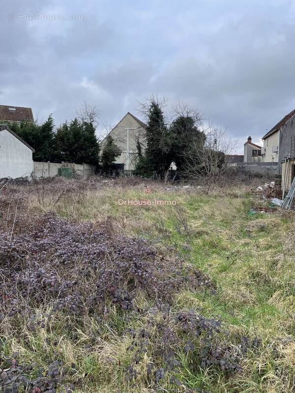 Terrain à VILLIERS-SUR-ORGE
