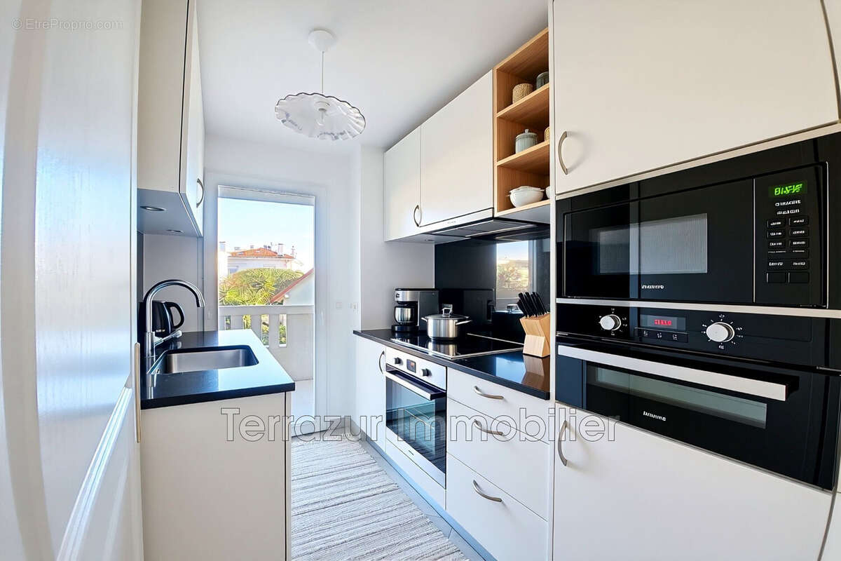 Appartement à VALLAURIS