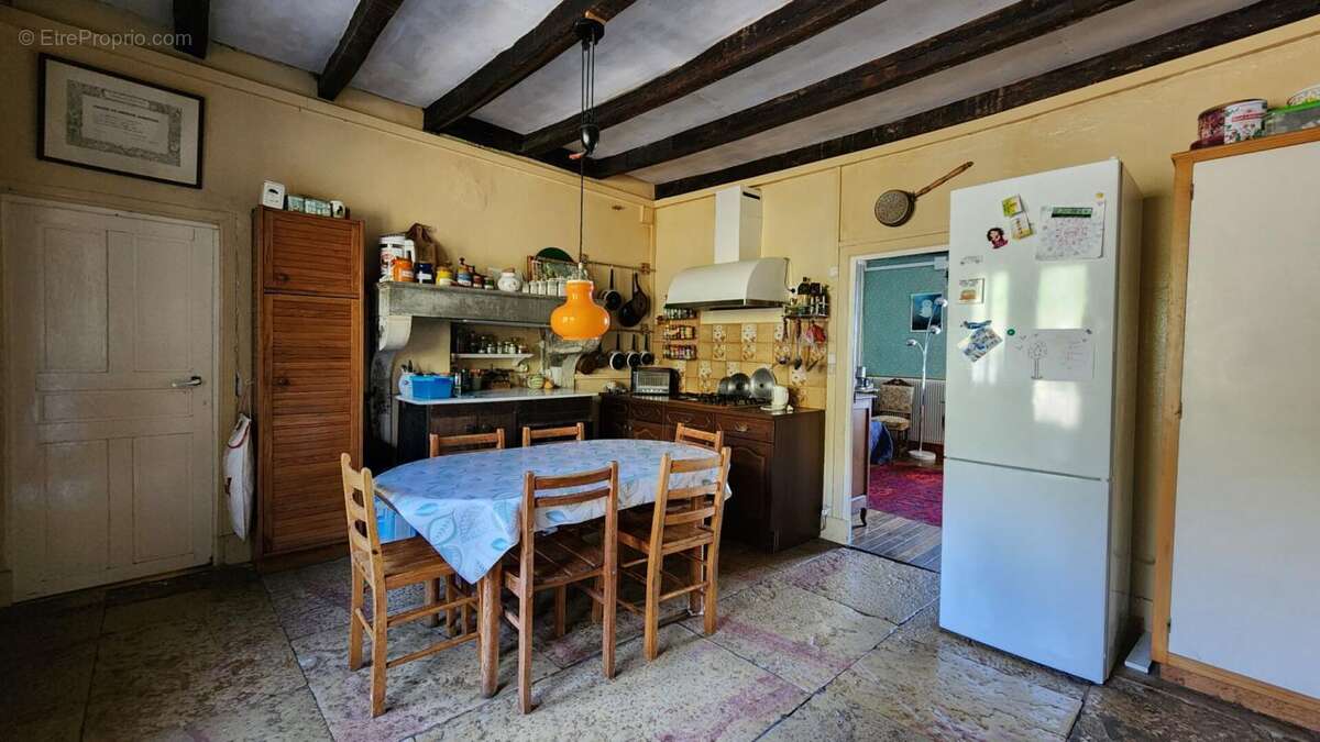 Maison à SAINT-JEAN-DE-BOEUF