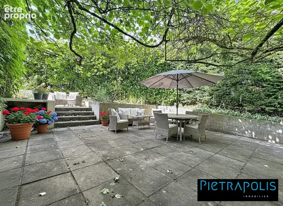 Maison 8 pièces 230 m² à vendre à Villefontaine (38090) - photo 2