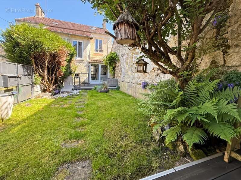 Maison à PRESLES