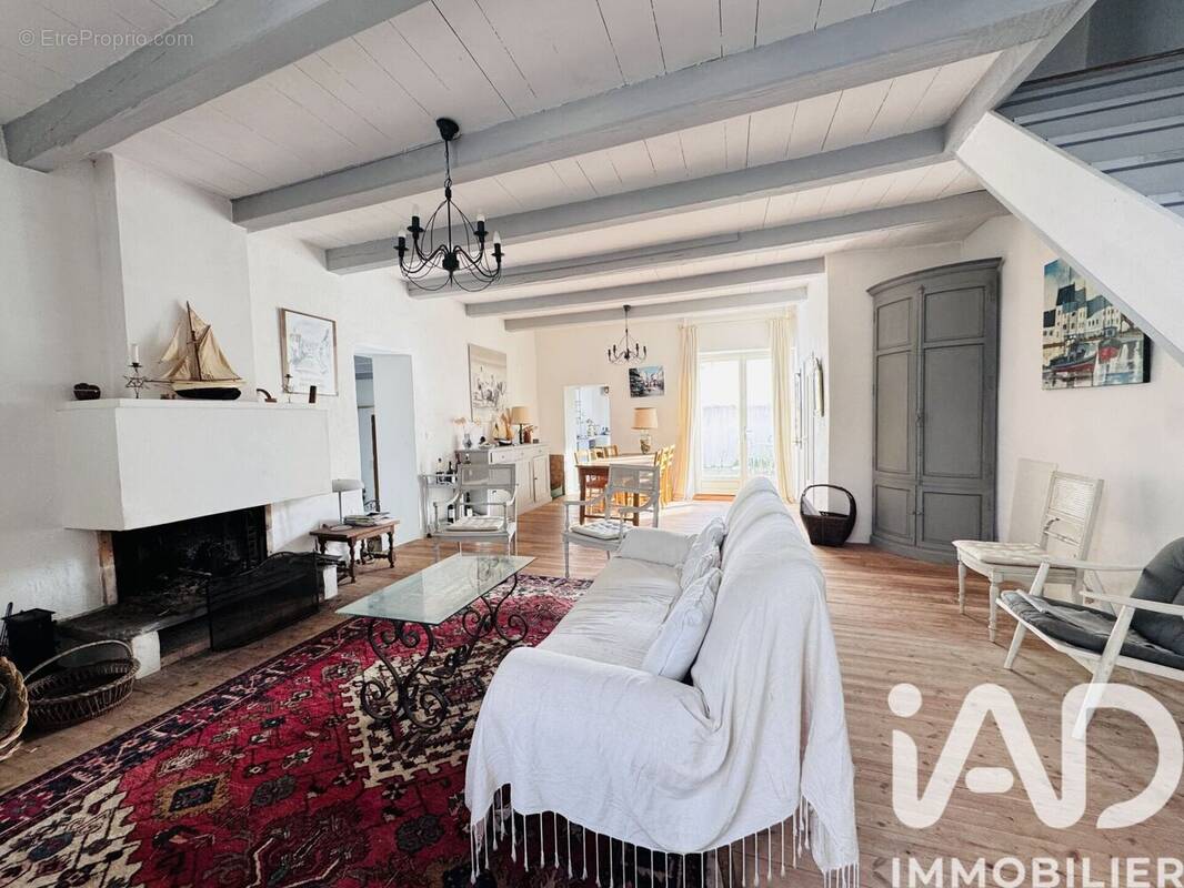 Photo 1 - Maison à LES PORTES-EN-RE