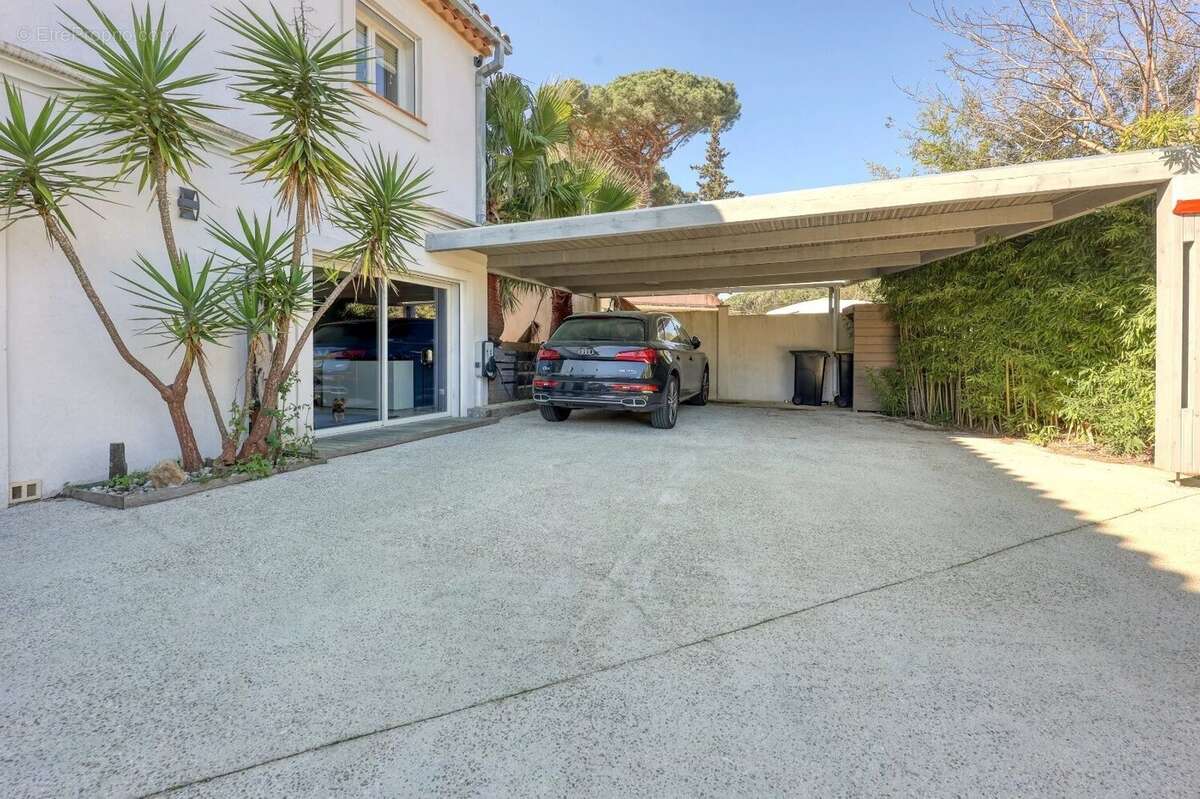 Villa contemporaine rénovée/imaginée par architecte d’intérieur – volumes exceptionnels – Janas - photo 8