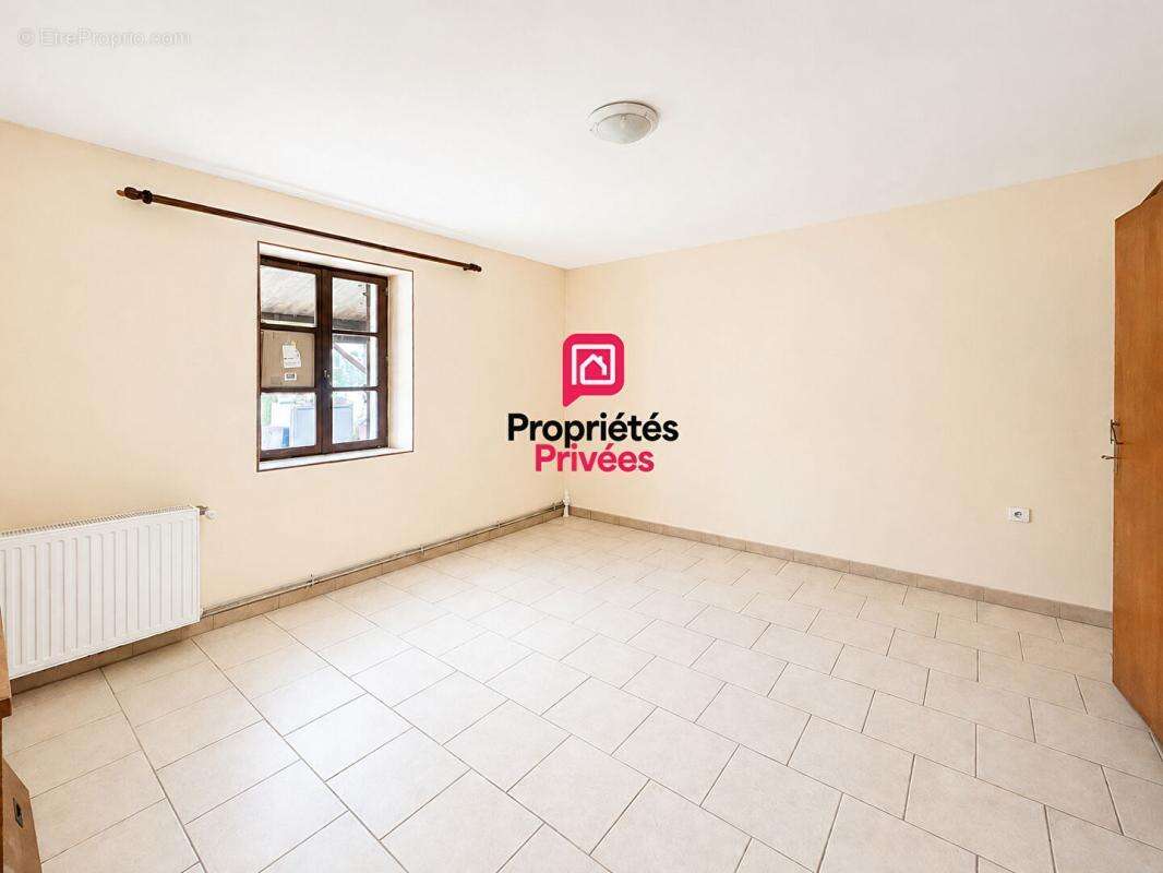 Maison 185m² - 3 chambres - jardin et grange attenante - photo 10