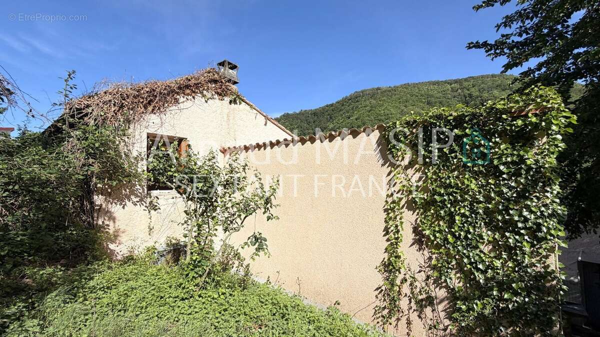 Maison de hameau 4f a renover, 3-ch, jardin, terrasse, grange attenante - photo 20