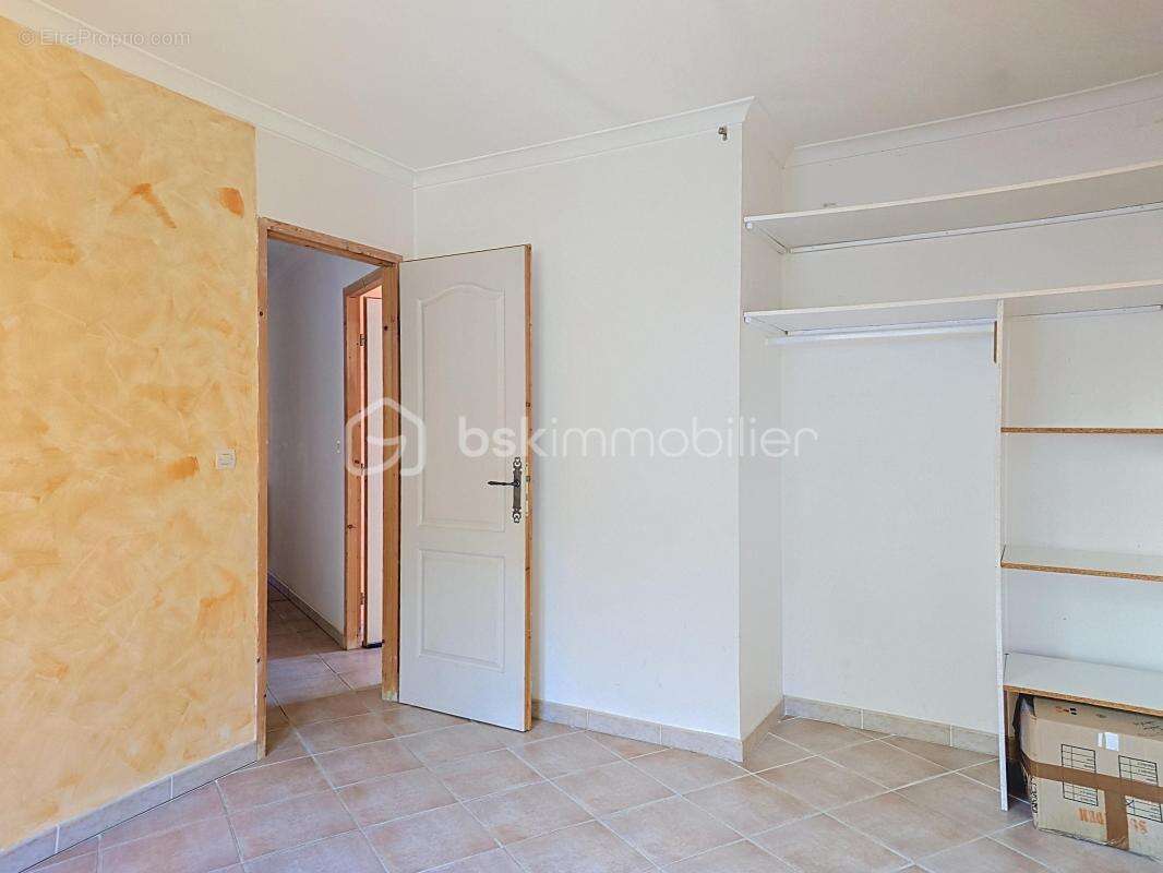 Vers-Pont-du-Gard – Maison de plain-pied 4 pièces – 94 m² – Vue panoramique exceptionnelle sur les collines de Collias - photo 9