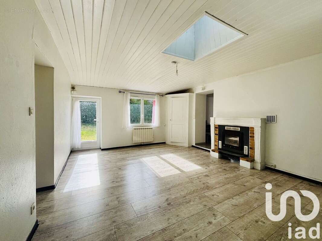 Photo 5 - Maison à CHAMPAGNE-LES-MARAIS