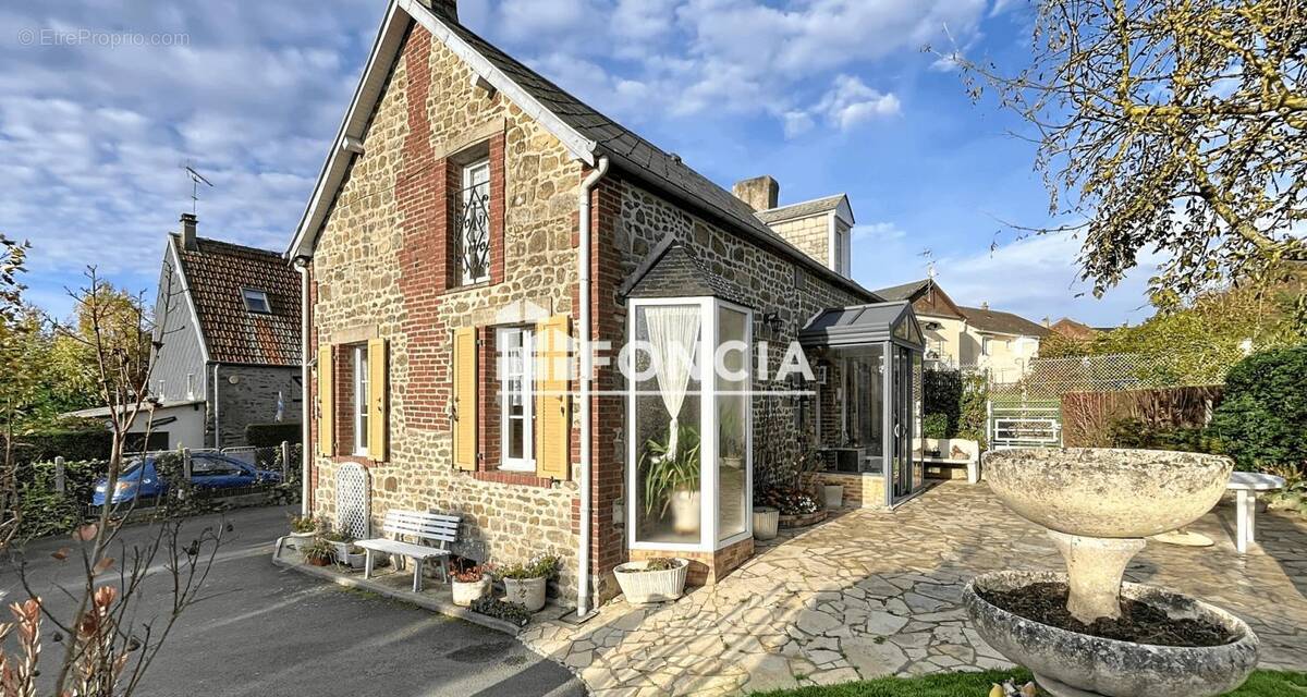 Maison à SAINT-GEORGES-DES-GROSEILLERS