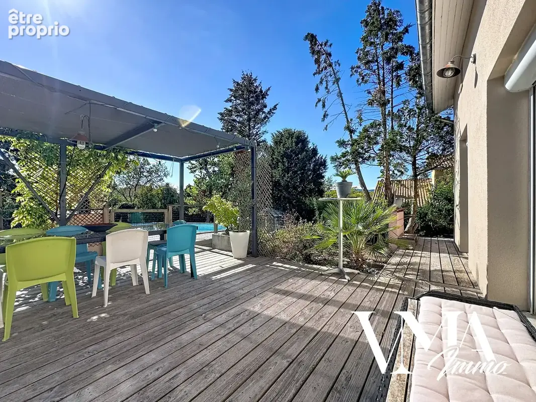 Val d'Oingt / Maison de 120m2 sur une parcelle de terrain de 920m2. - photo 20