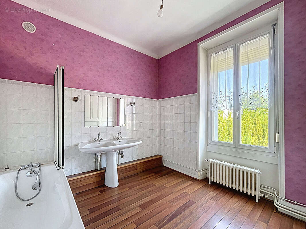 Maison à CHARLEVILLE-MEZIERES