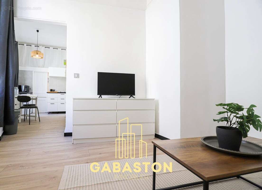 Appartement à MARSEILLE-5E