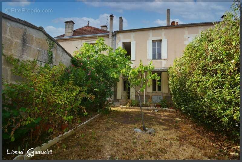 Maison à SAINTE-FOY-LA-GRANDE