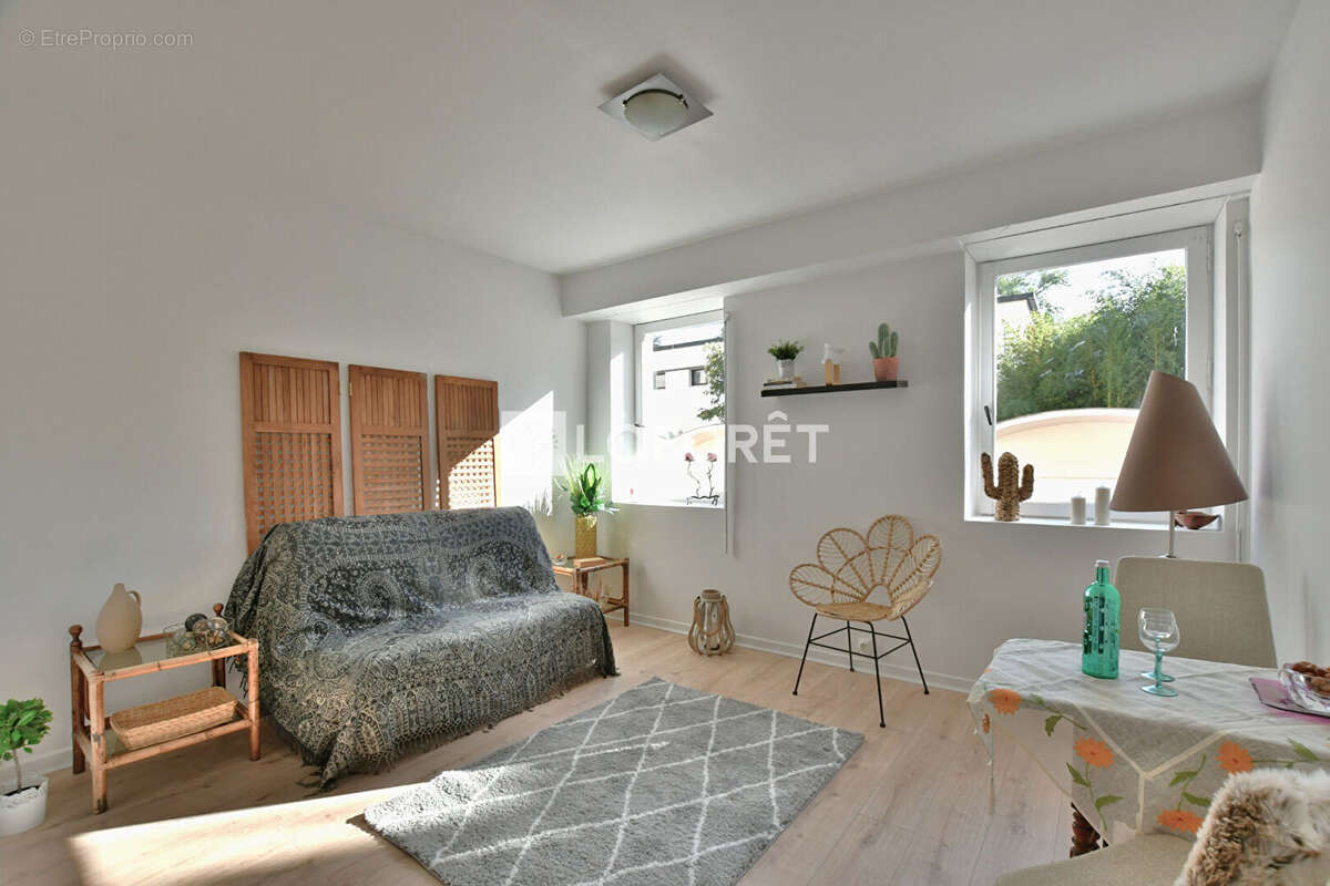 Appartement à LA CELLE-SAINT-CLOUD