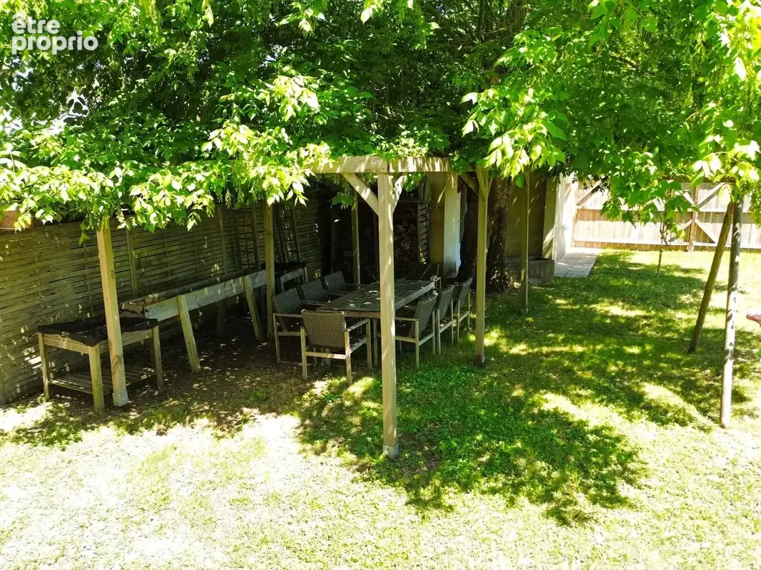 Belle maison en pierre rénovée avec nombreuses dépendances, jardin clos et fort potentiel - photo 16