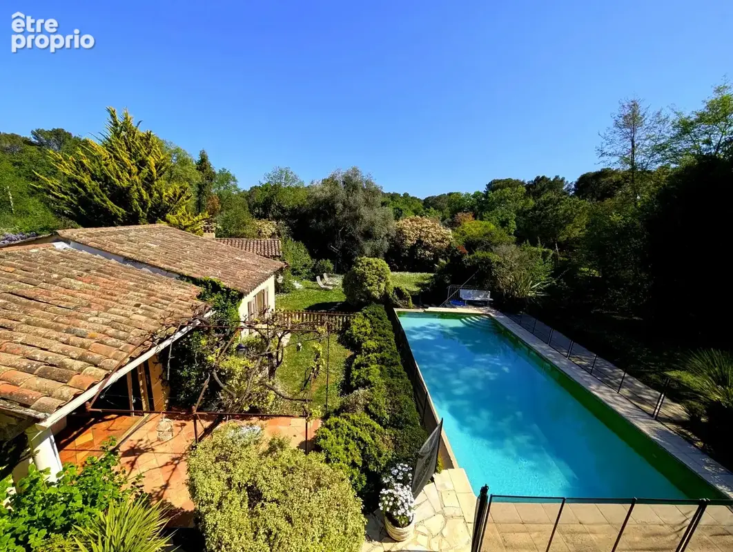 ROQUEFORT LES PINS Maison 5 pièces - 175 m² - Piscine - photo 2