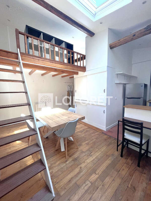 Appartement à PARIS-20E