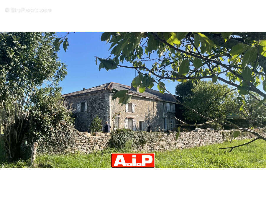 Maison à LA TARDIERE