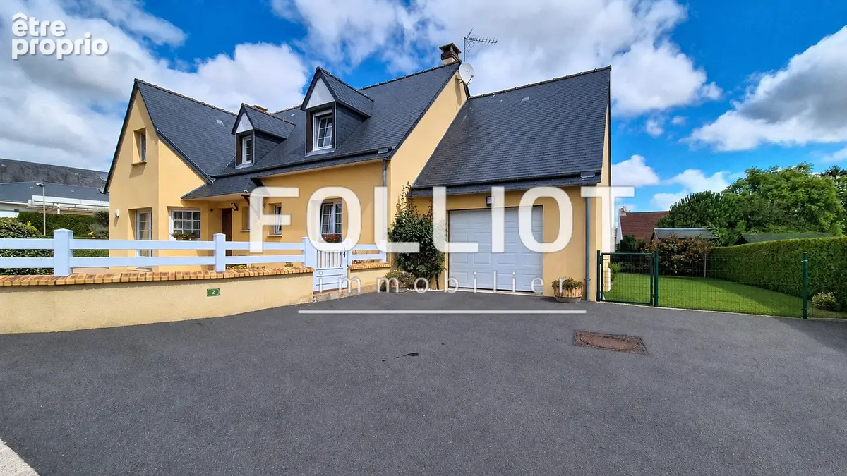 Maison à CERENCES