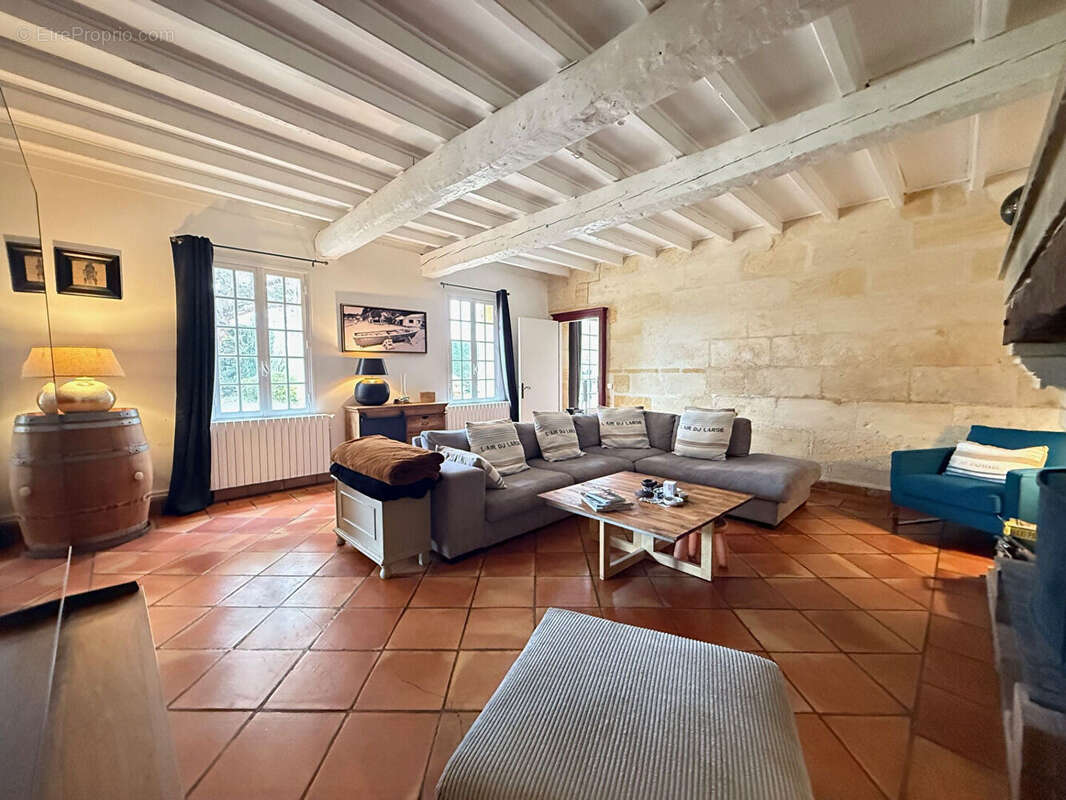 Maison à FRONSAC