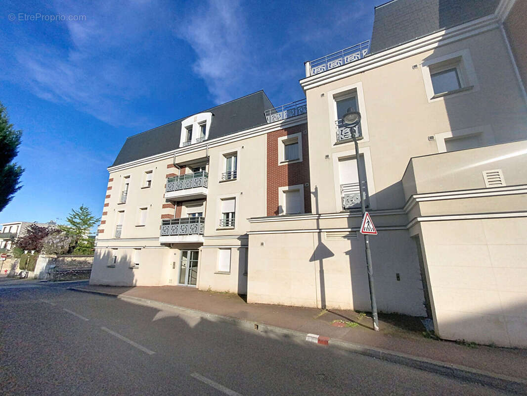 Appartement à VERNEUIL-SUR-SEINE