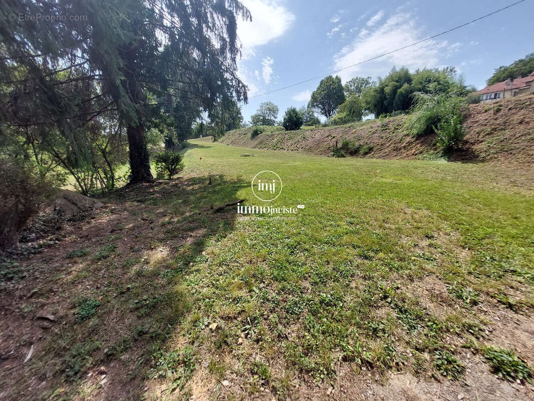 Terrain 2400 m² à Feytiat  - photo 4