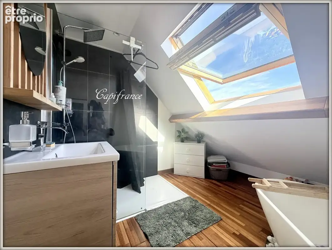 Dpt  (93), à vendre  maison P7 de 125 m² - Terrain de 370,00 m² - photo 11