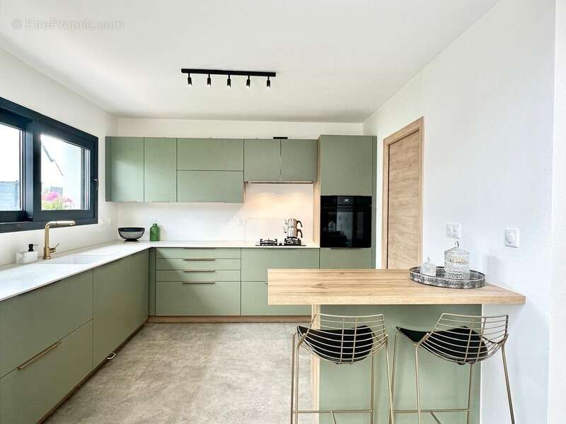 Maison à SAINT-JEAN-BREVELAY