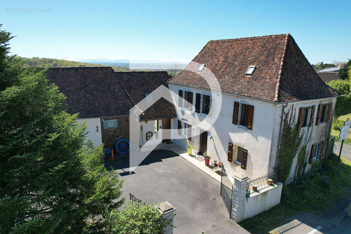 Maison à MAZEROLLES