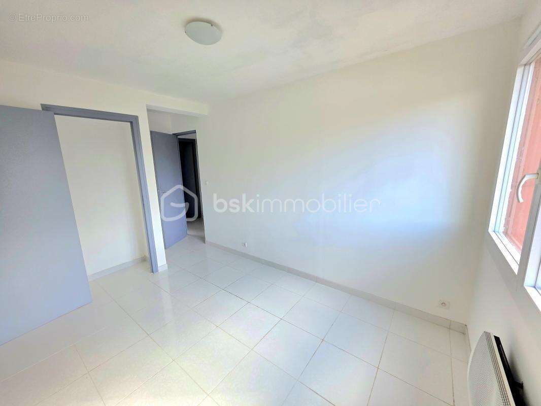 Appartement à VALREAS