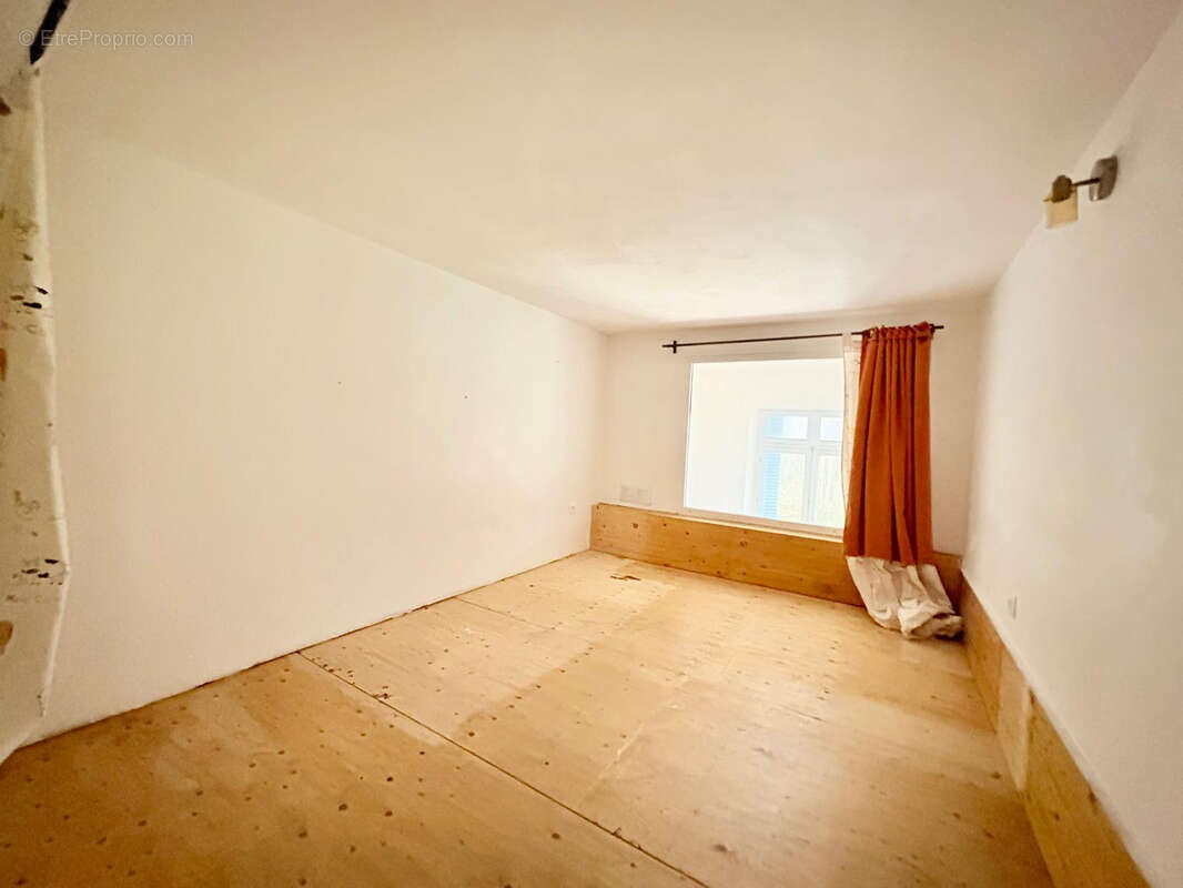 Appartement à LIMOURS