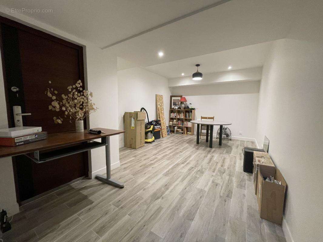 Commerce à SAINT-CLOUD