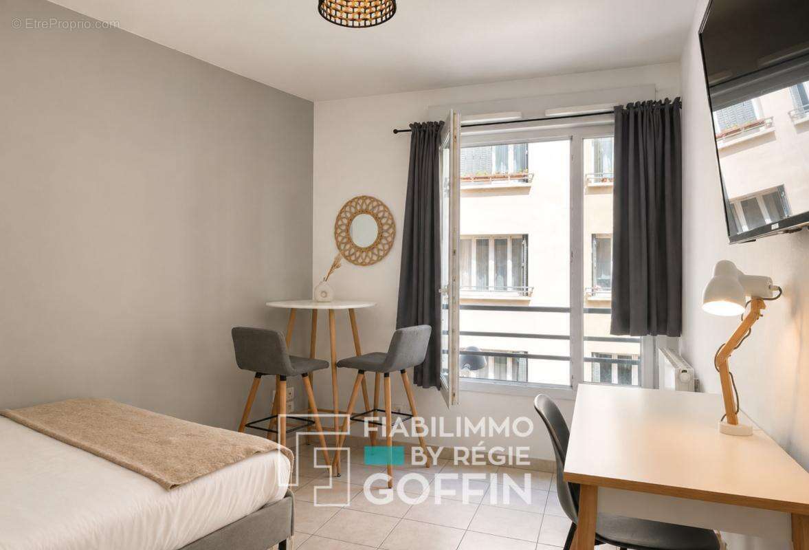 Appartement T1 - Limite 6 -ème - idéal investisseur - photo 2