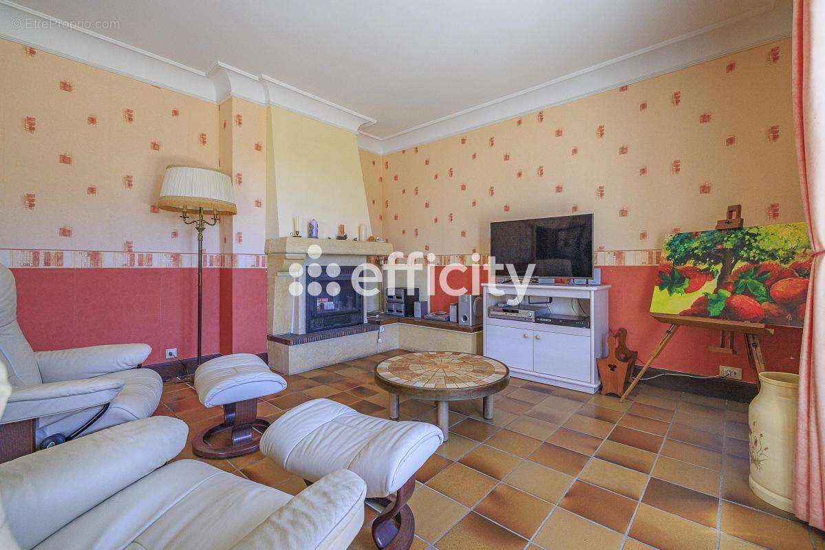 Maison 162 m² à Montpon-Menesterol  - photo 5