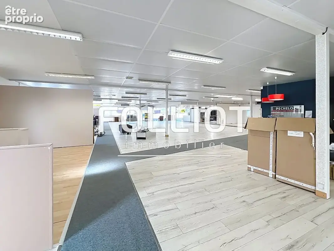 A VENDRE Local commercial de 1890 m² - photo 6