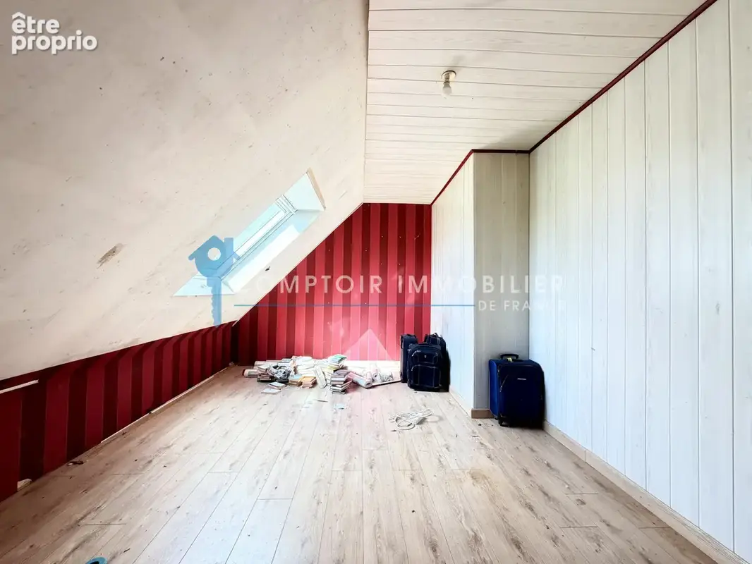Maison familiale de 3 chambres 93 m2 avec garage et terrain de 1 055 m2 - photo 5