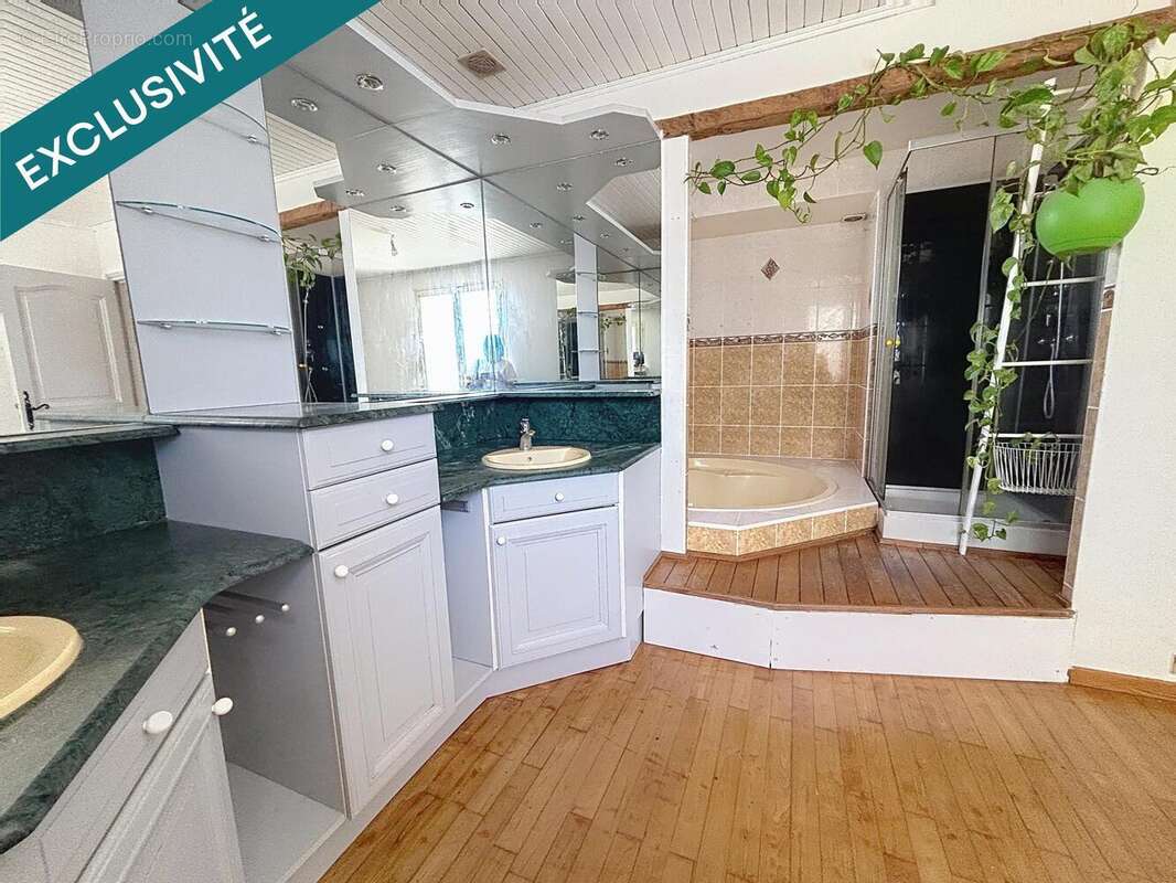 Photo 9 - Maison à VILLENEUVE-LA-COMPTAL