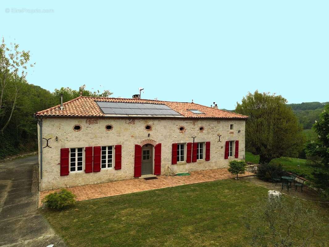 Maison à SAINT-URCISSE