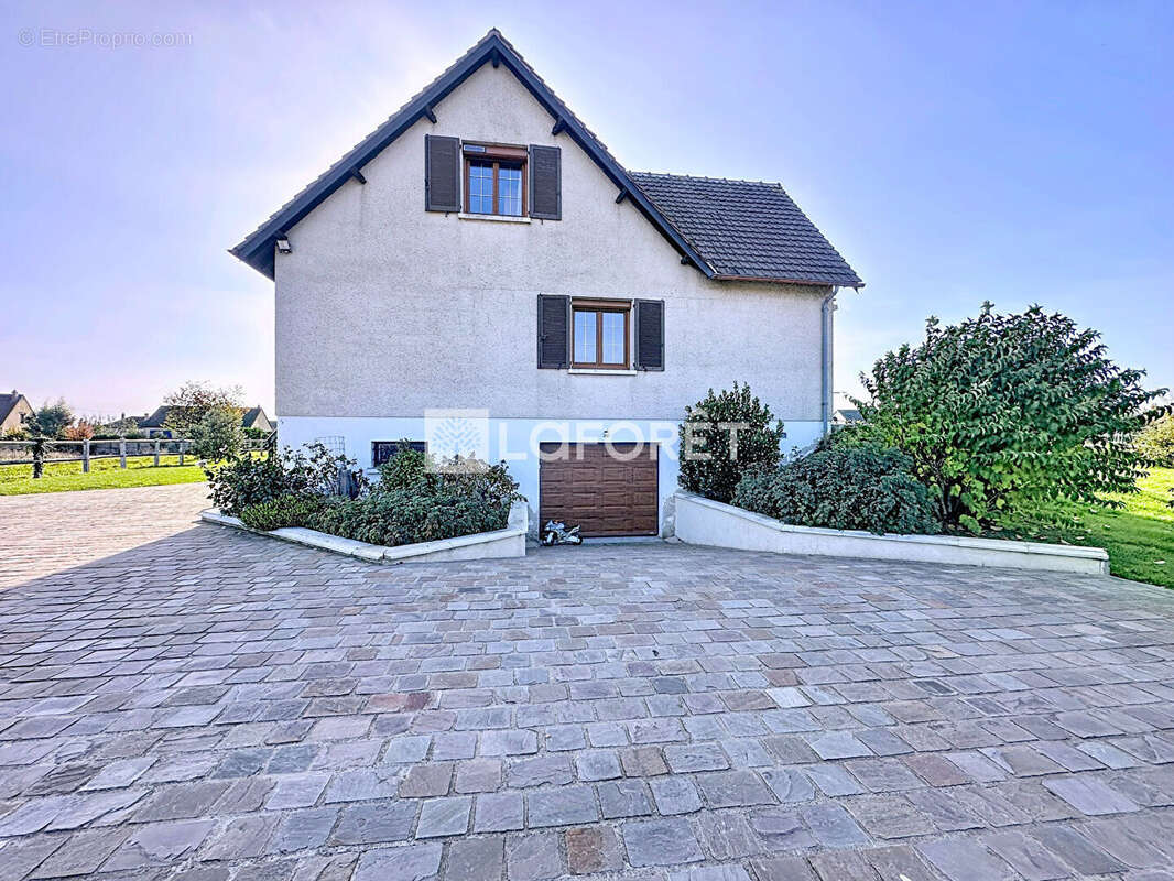 Maison à CHARTRES