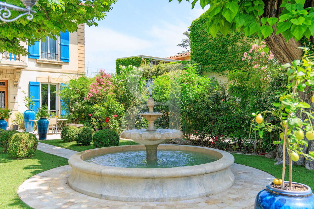 Maison à L'ISLE-SUR-LA-SORGUE