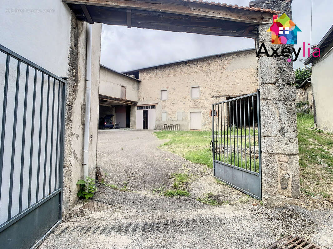 Appartement à RENAISON